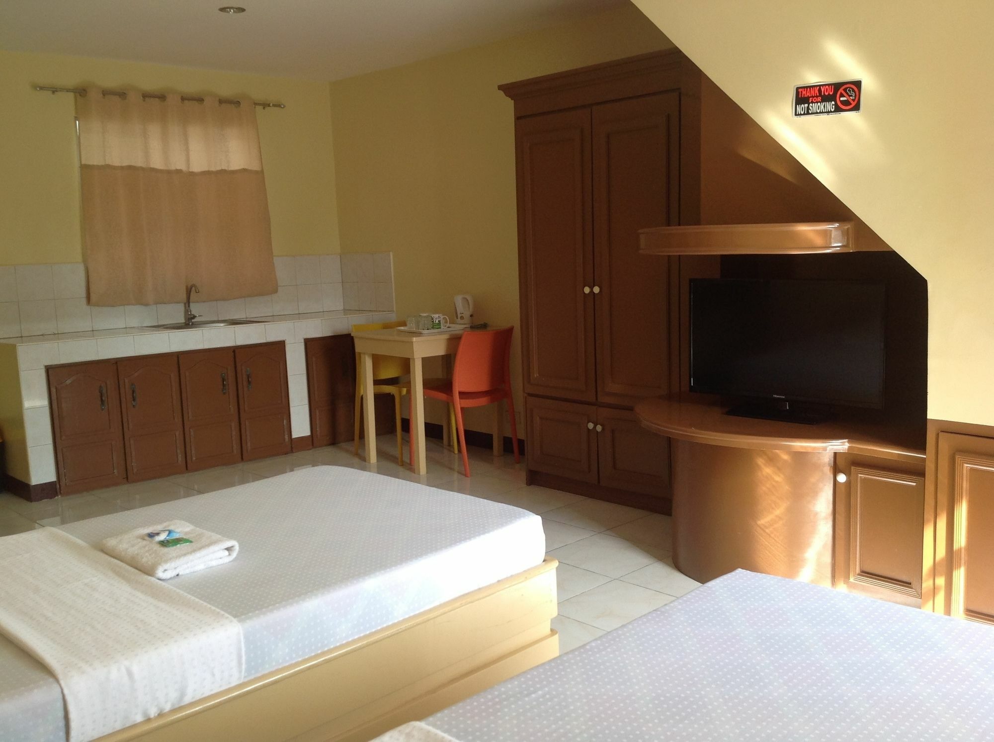 Danel Pensionne House 따끌로반 외부 사진